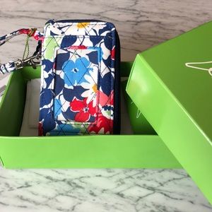 🍁 NWT Vera Bradley all in one wristlet